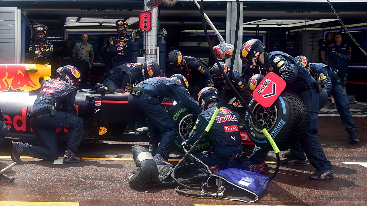 red bull error pit stop ricciardo gp monaco 2016